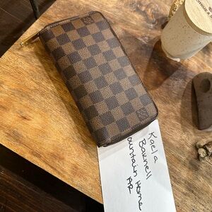 Louis Vuitton Damier Ebene Zippy wallet